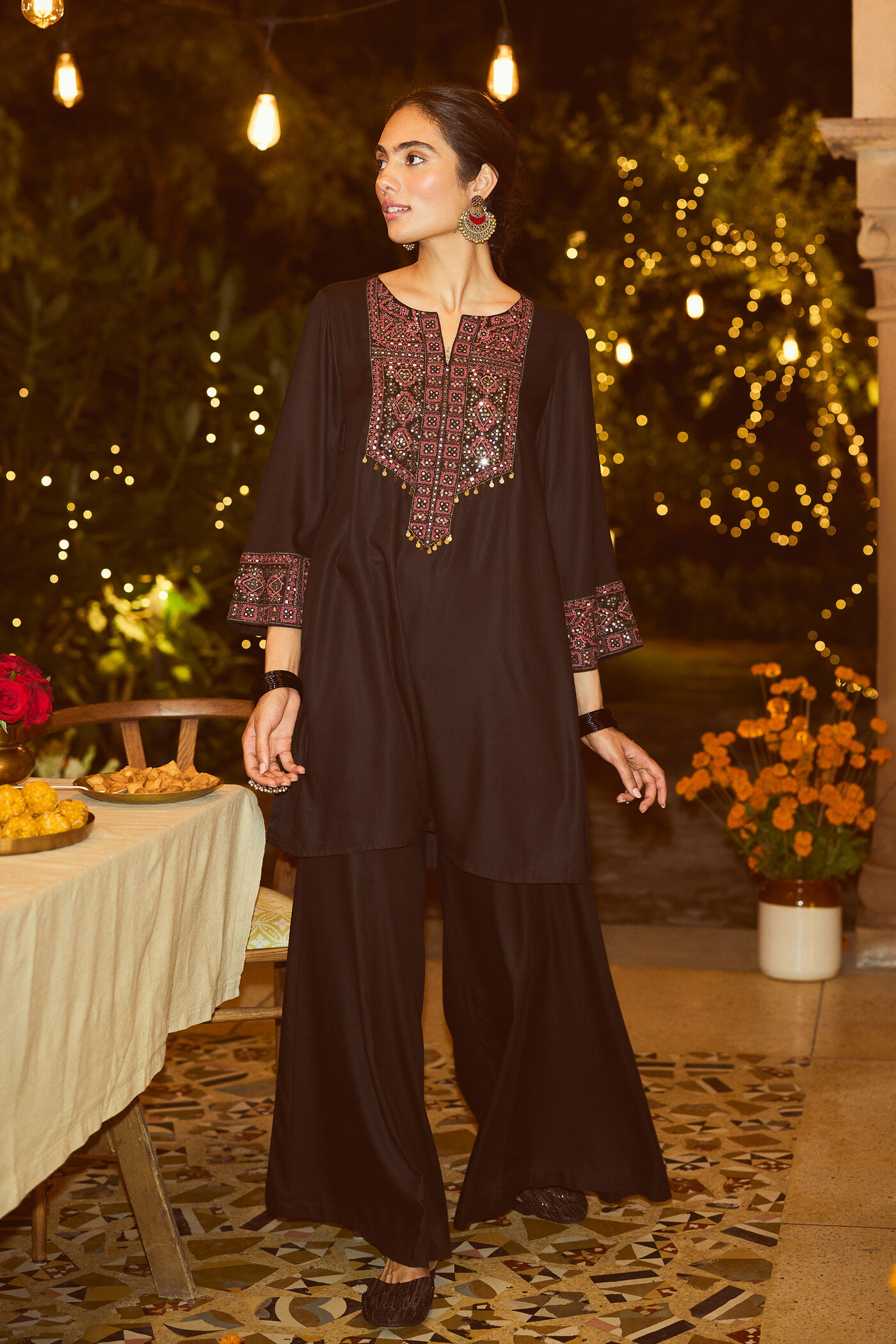 Black Shamiyana Embroidered Kurta Set